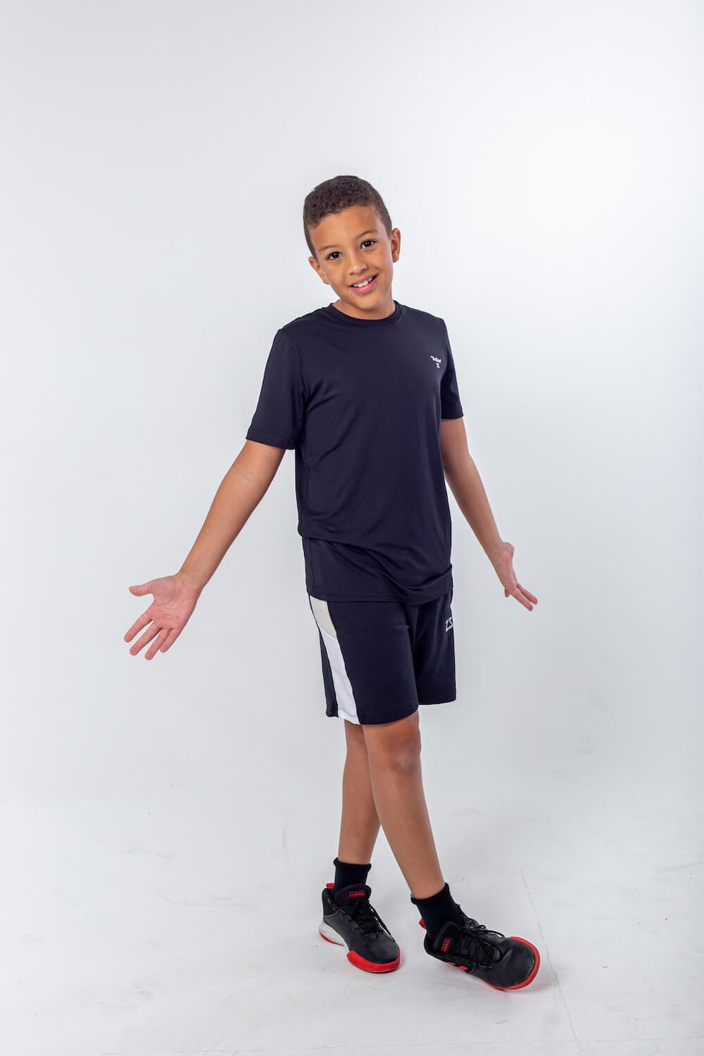 3 tone black short