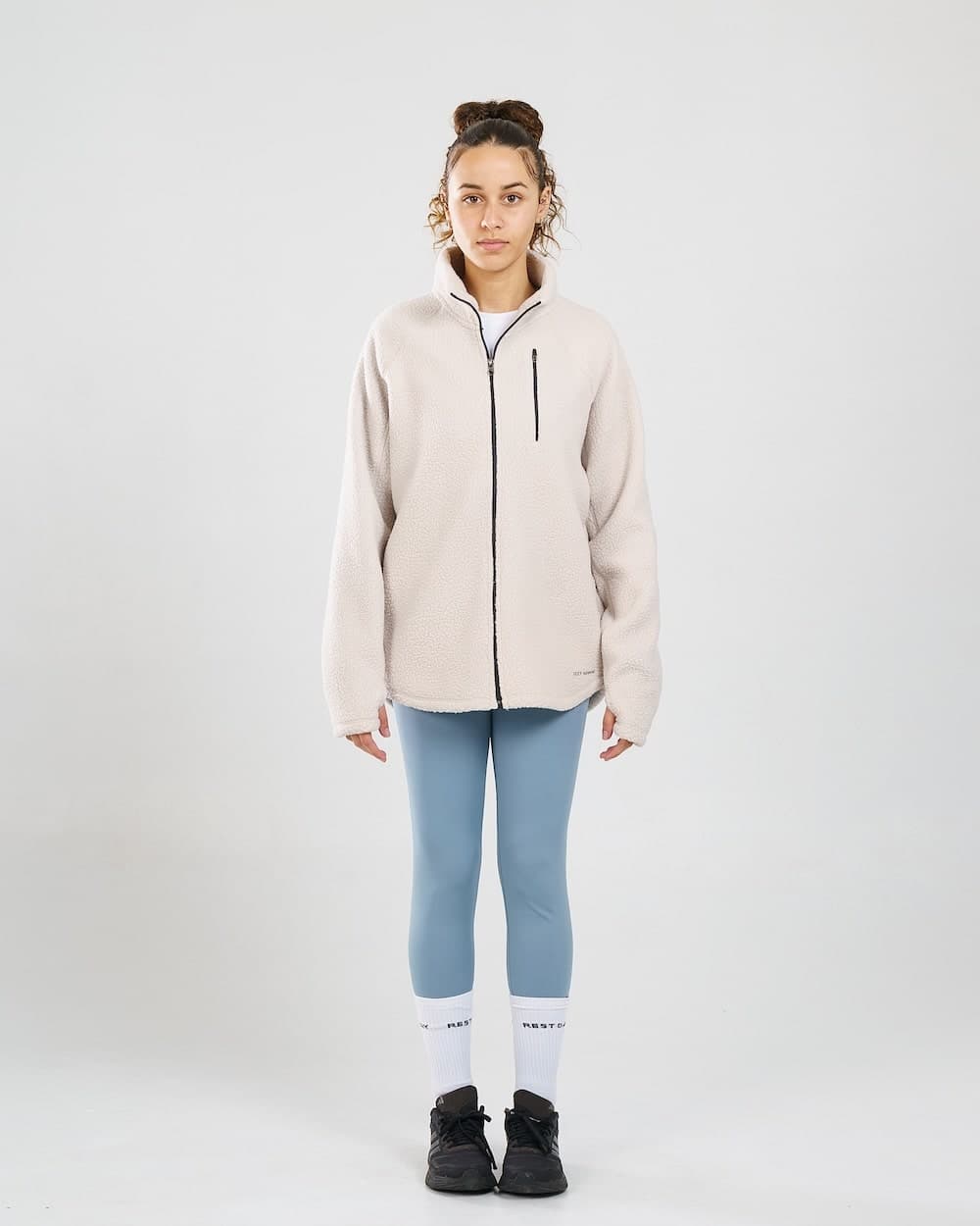 izzy winter min