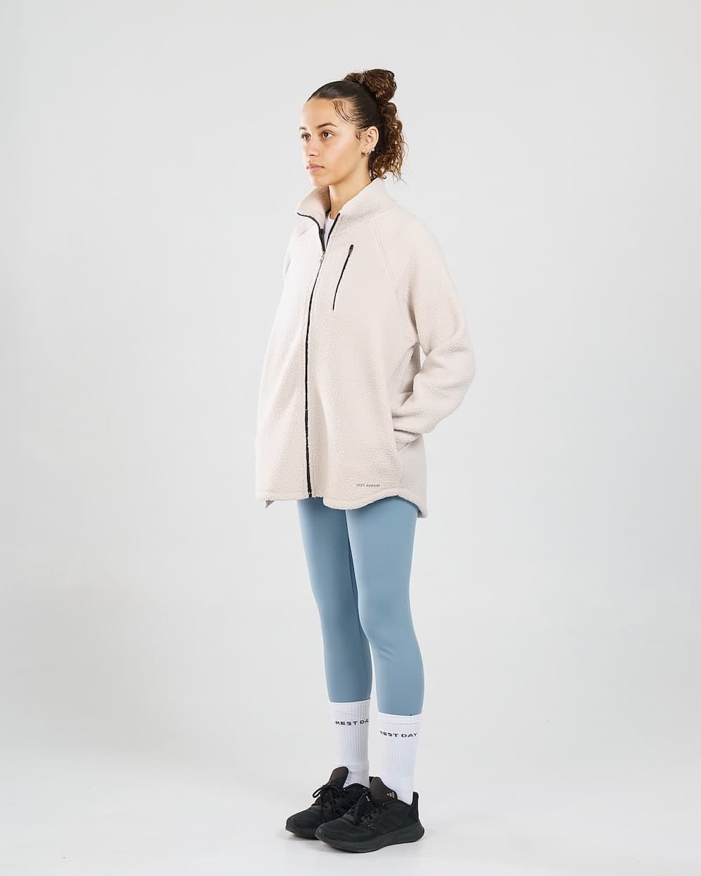 izzy winter min