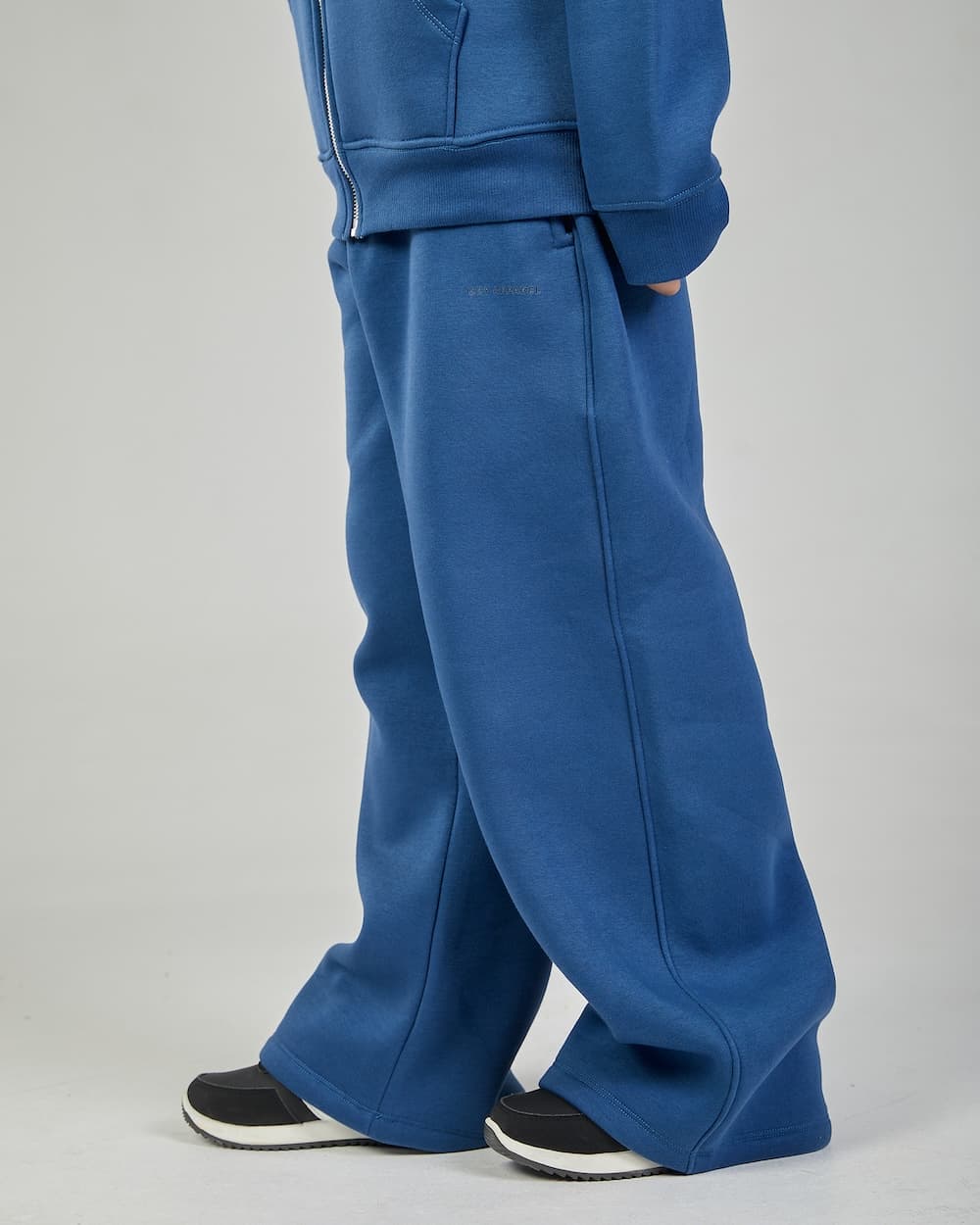 blue pants girls